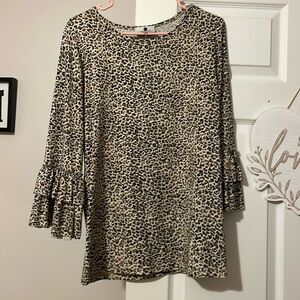Dainty Jewell’s leopard ruffle sleeve top!!